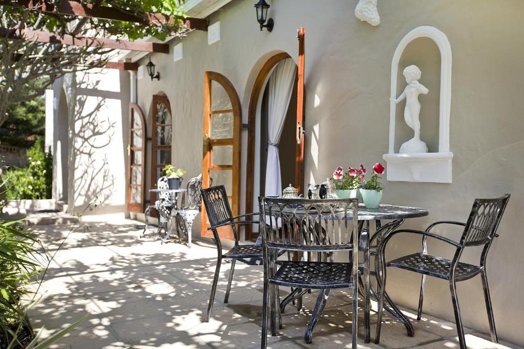 Tiana Guest House Cape Town Exterior photo
